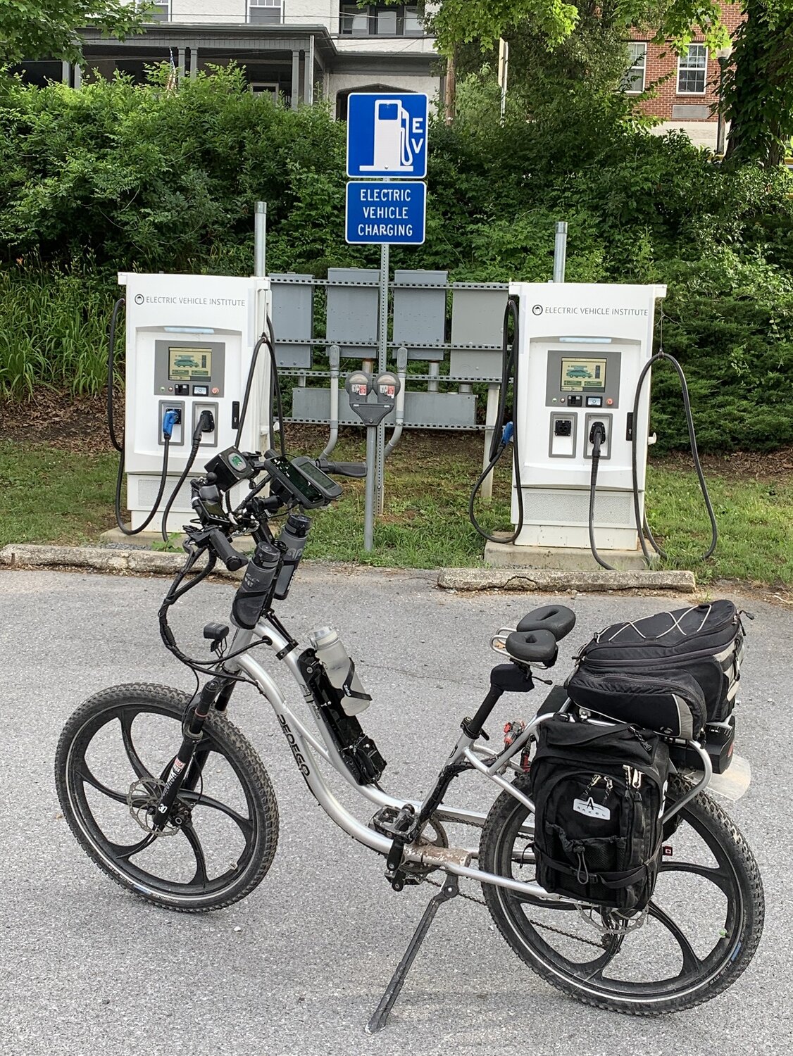 Charge ebike from store car