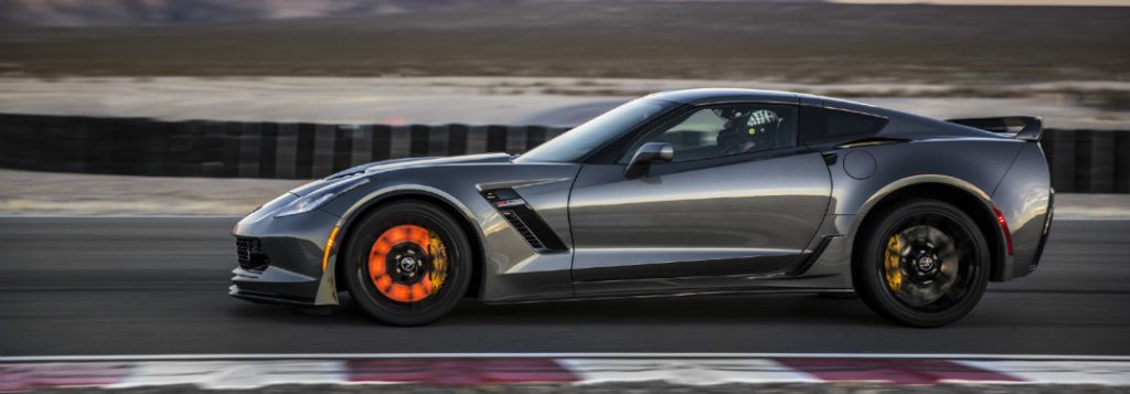 2015-Chevy-Corvette-Z06-on-a-track-with-glowing-brakes_o-1024x357.jpg