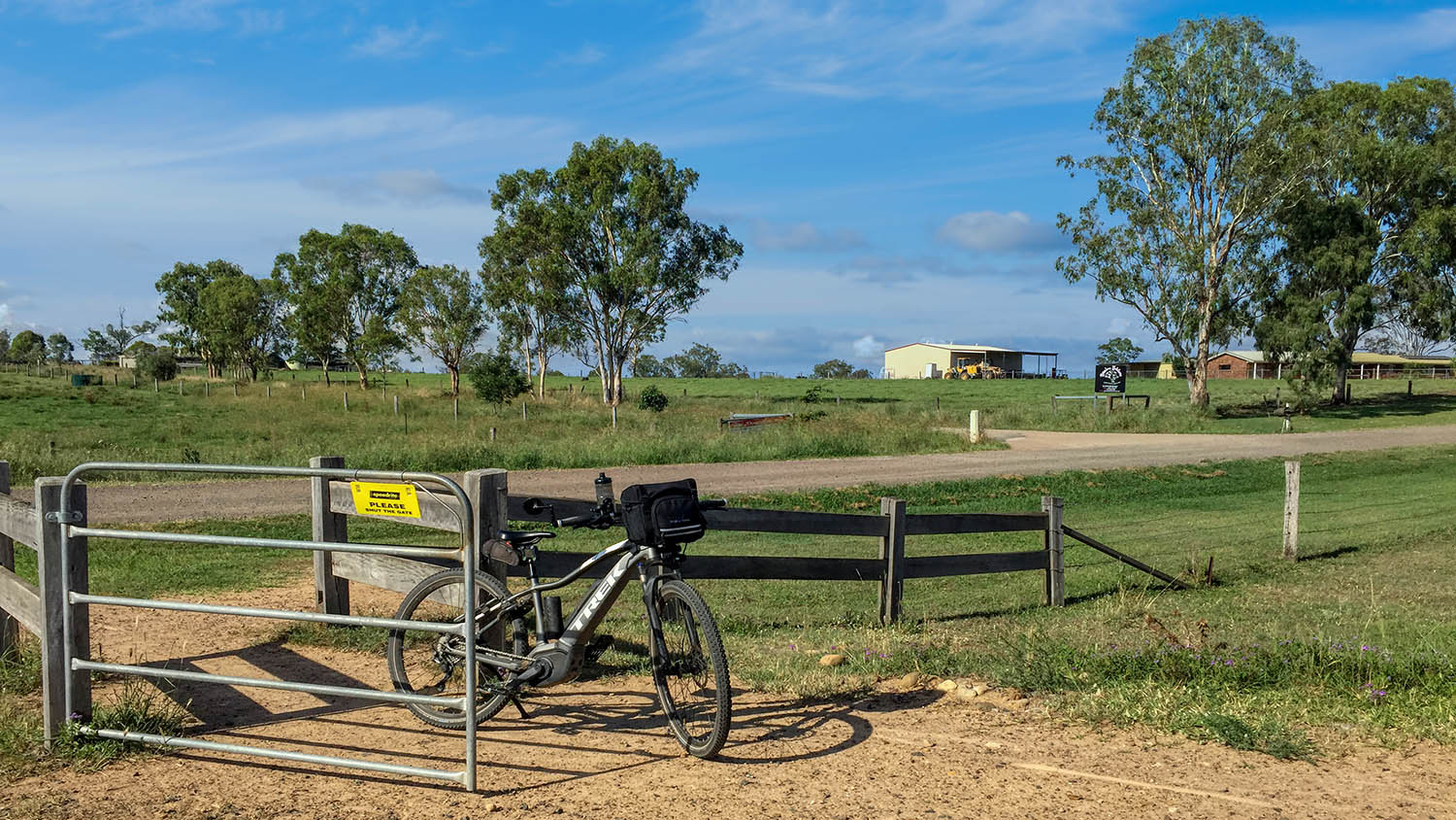 Brisbane Valley Rail Trail : Clarendon Road