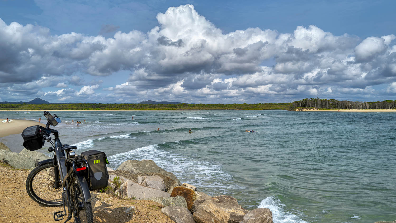 Noosa River enters Pacific Ocean