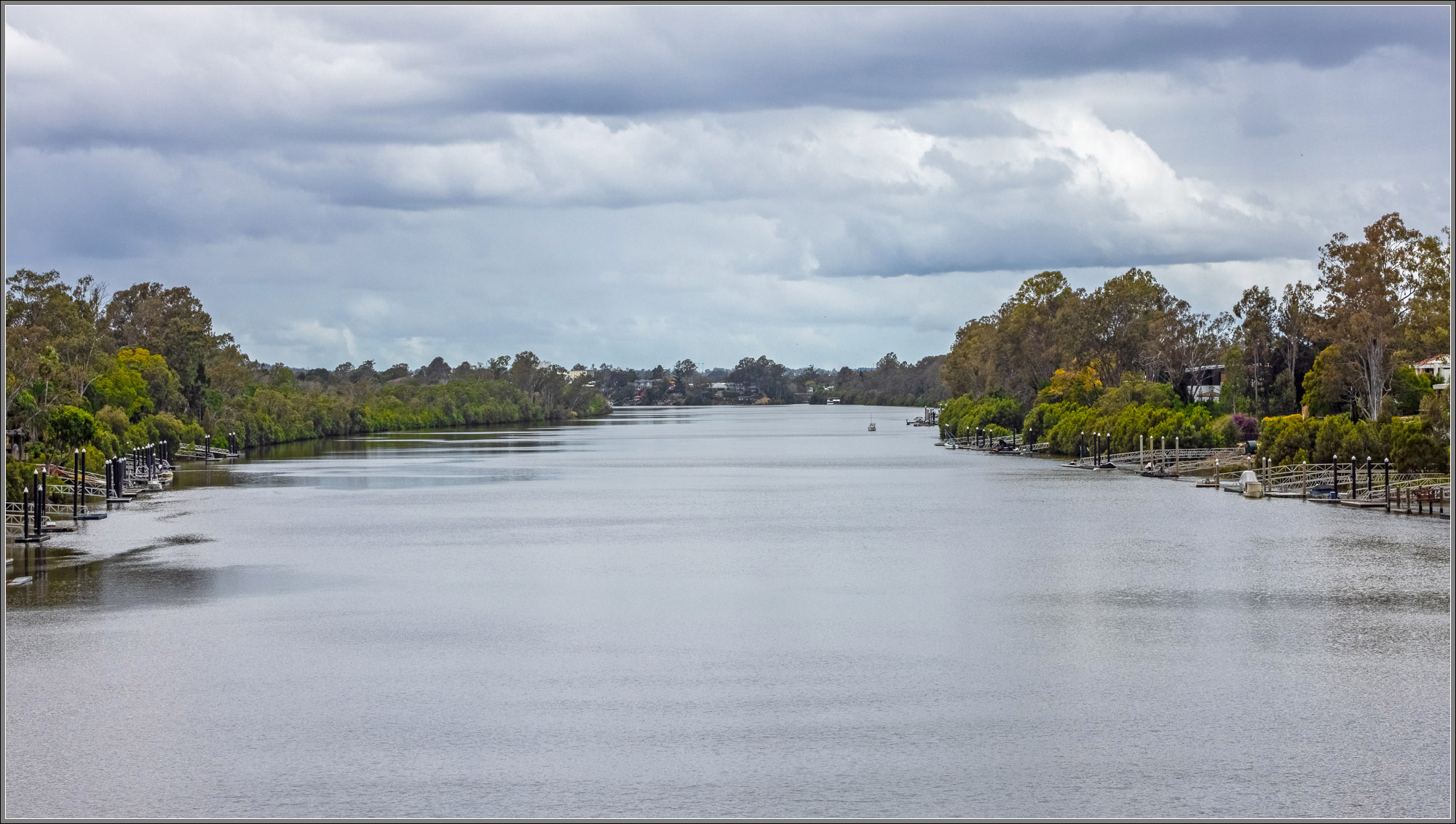 Brisbane River, Indooroopilly