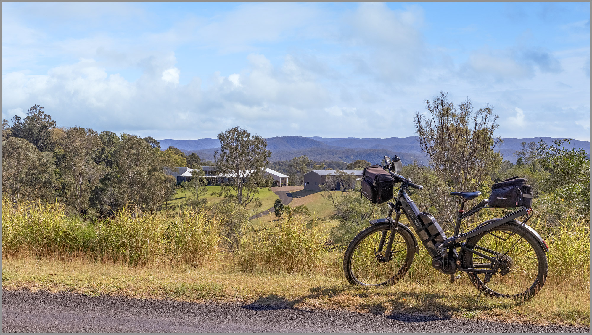 Pine Mountain Road : Ipswich, Queensland