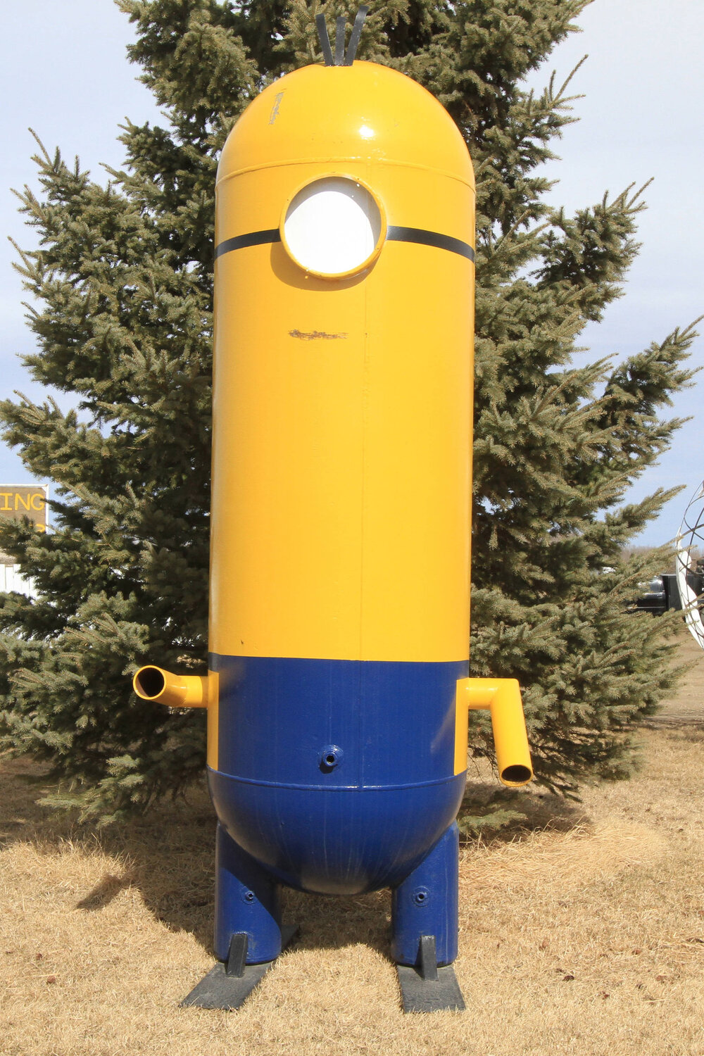24664835_web1_210328-RDA-Minion-lawn-art2.jpg
