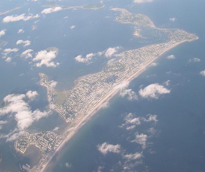 713px-Aerial_View_of_Hull%2C_Massachusetts.jpg