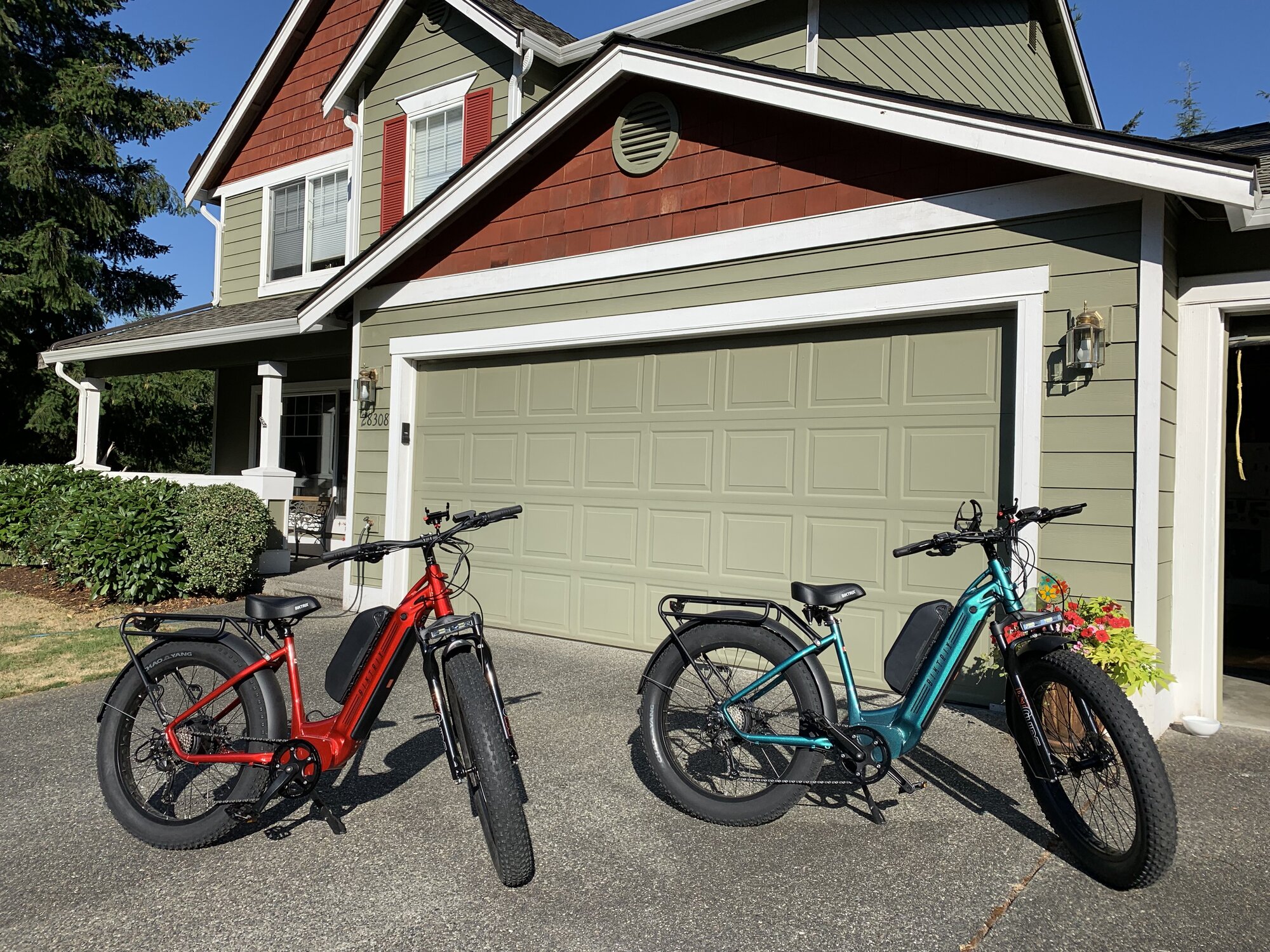 BiktrixJuggernautHubDuo_RedAndGreen.jpg BiktrixJuggernautHubDuo_RedAndGreen.jpg