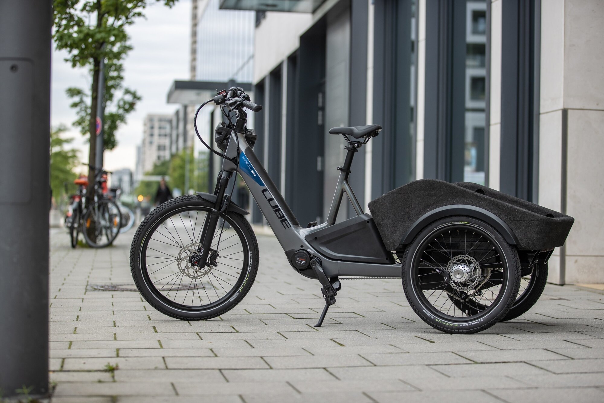 bmw-and-cube-bicycles-plan-urban-mobility-takeover-with-concept-dynamic-cargo-e-bike_8.jpg