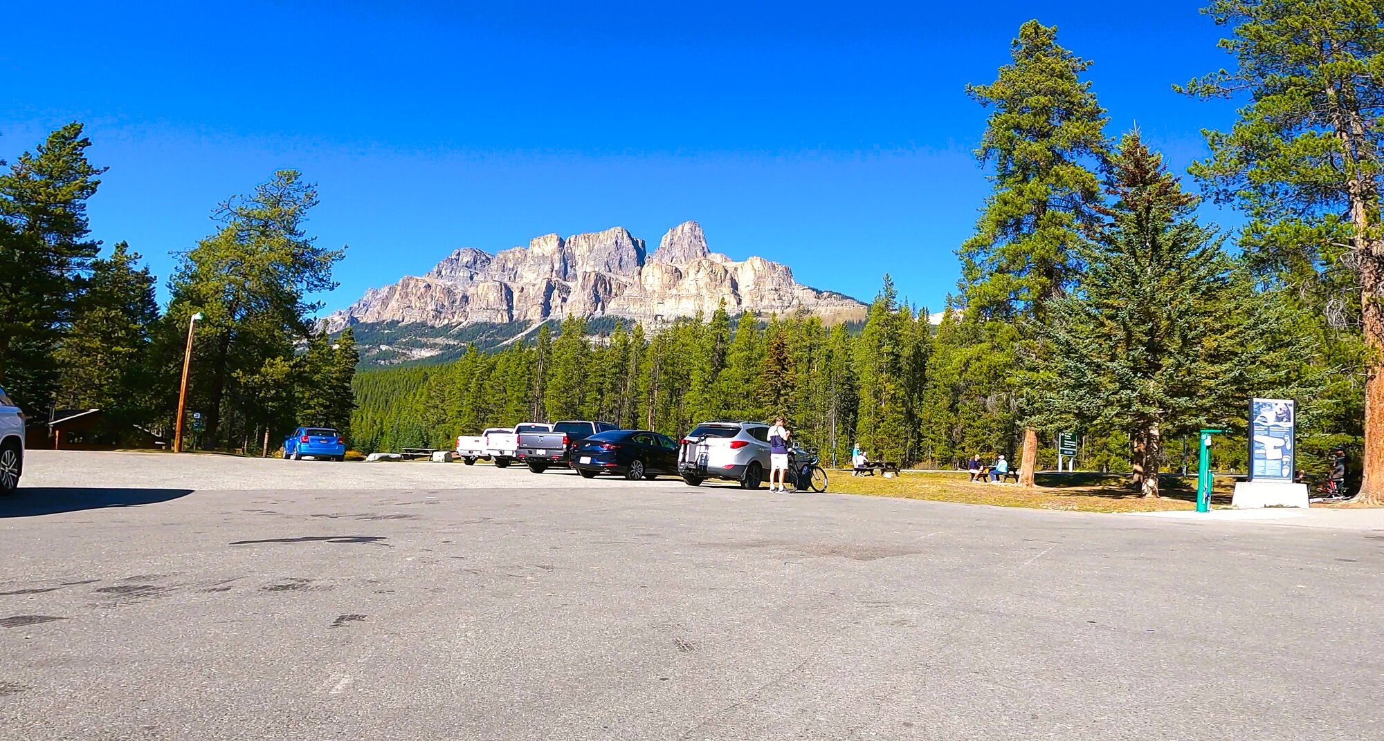 Castle Mountain Junction.jpg