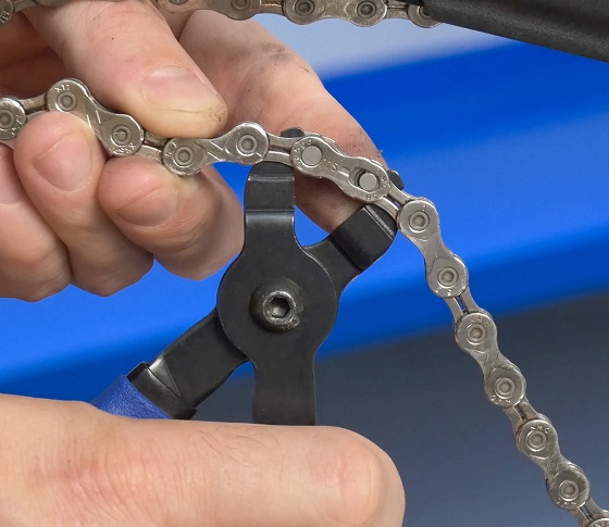 chain-masterlink-removal.jpg