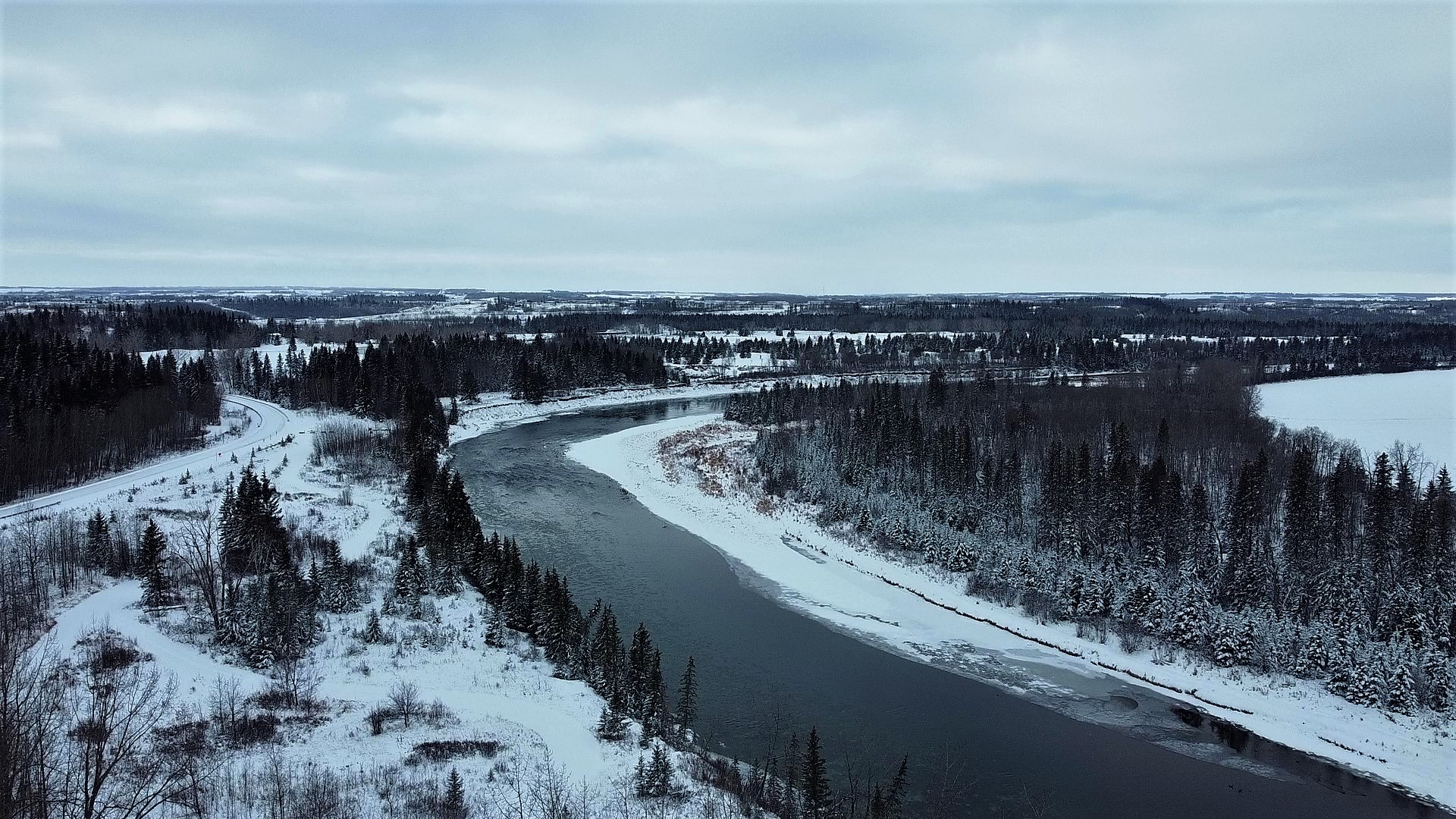 DJI_0061_MomentRiverbend.jpg