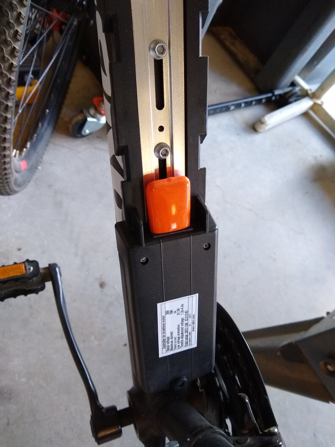 e bike batt contact_001.jpg