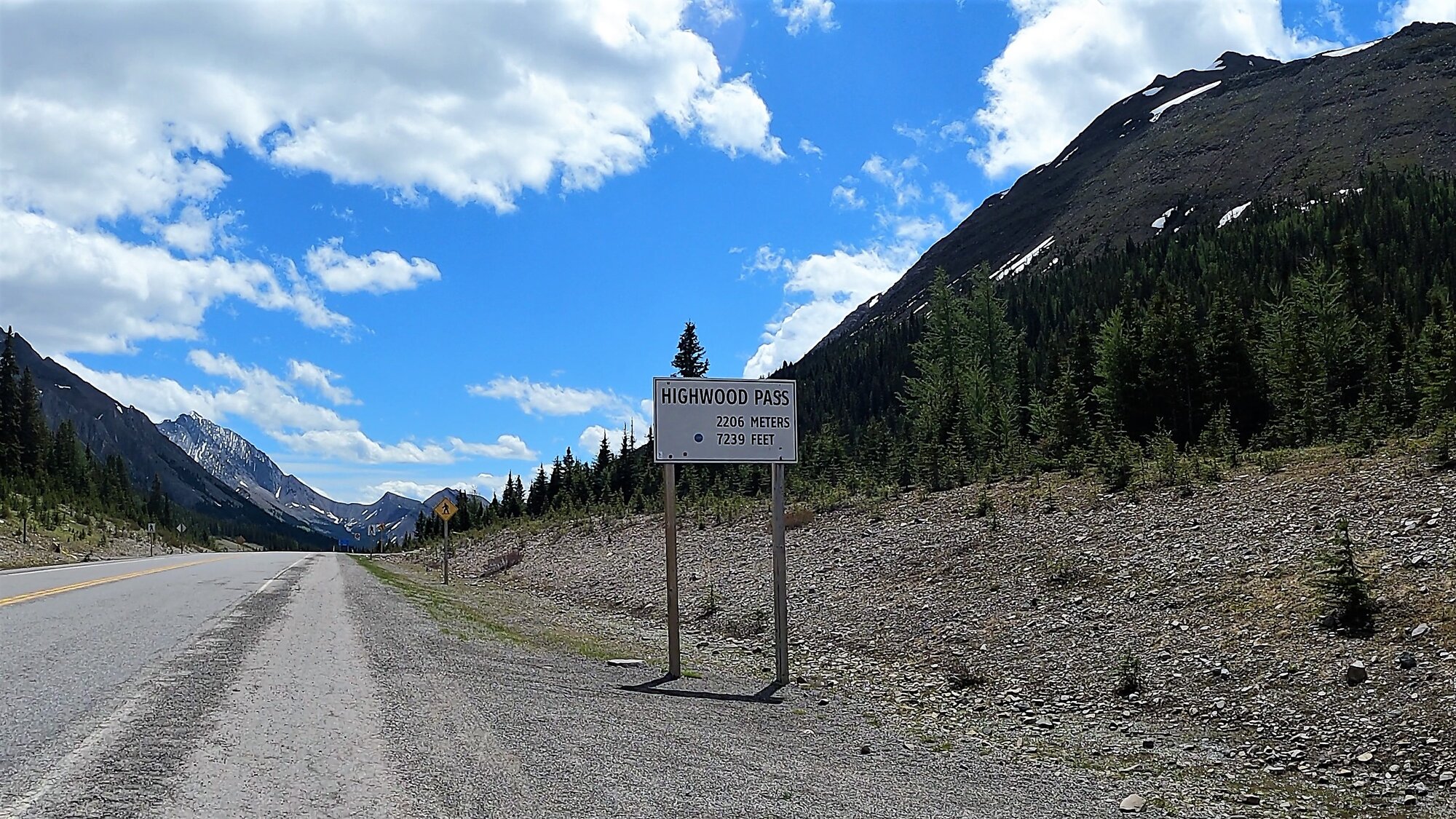 GH011676_Highwood Pass Sign.jpg