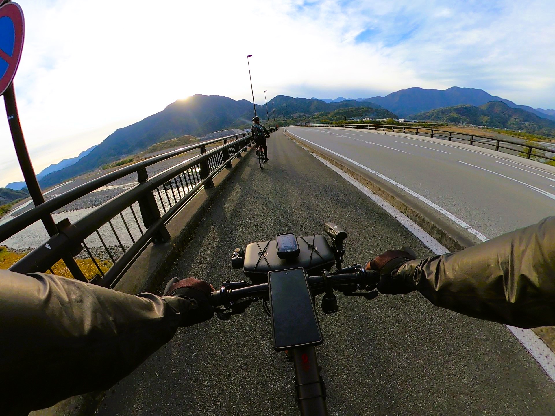 GH012237 - frame at 1m3s.jpg