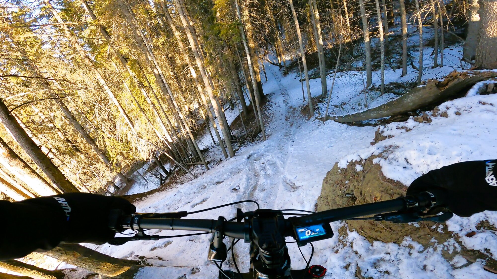 GH013043 - frame at 0m18s.jpg