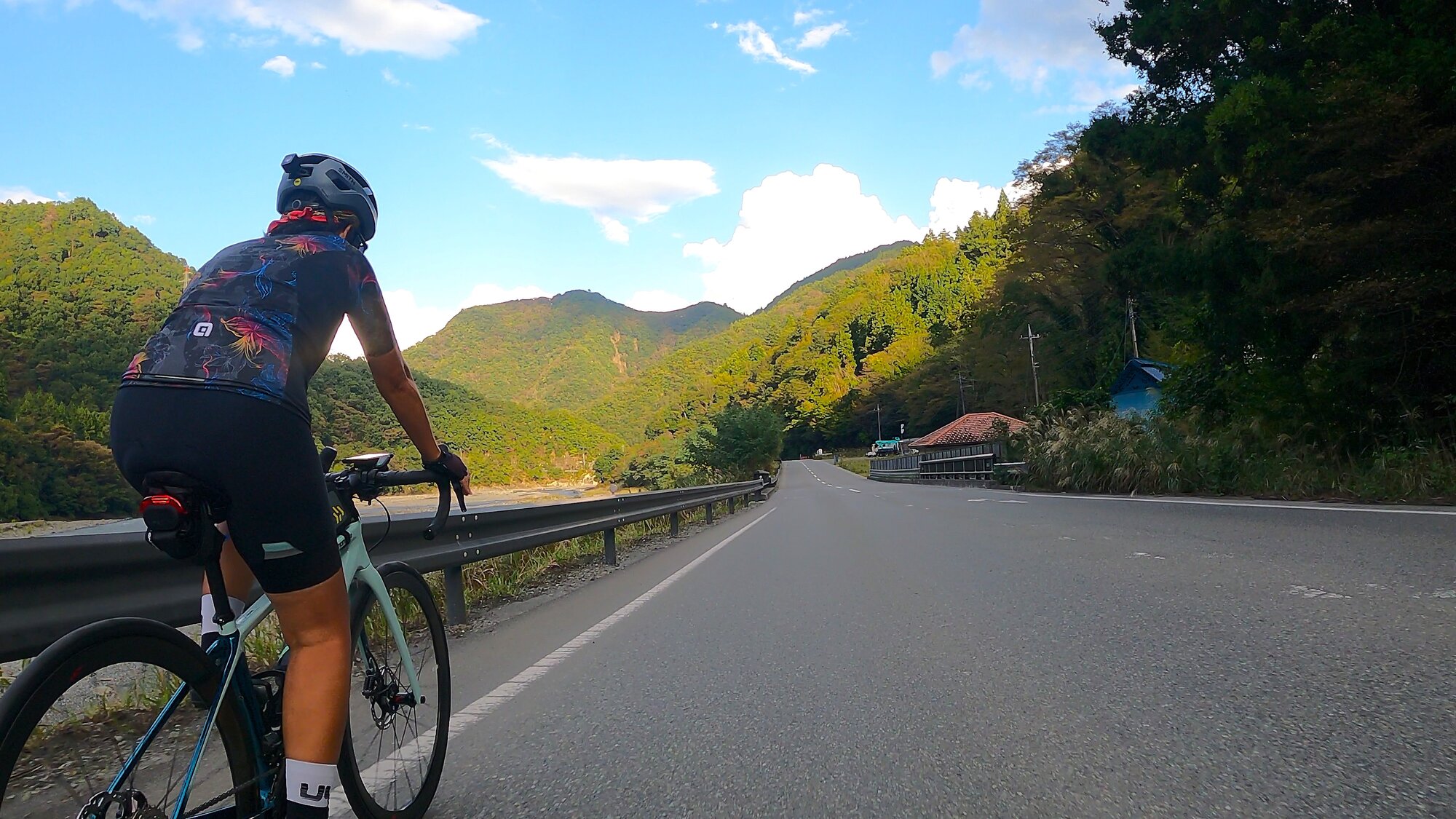 GH013897 - frame at 0m3s.jpg