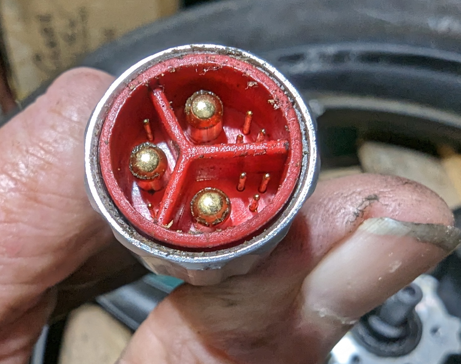 HS motor connector closeup.jpg