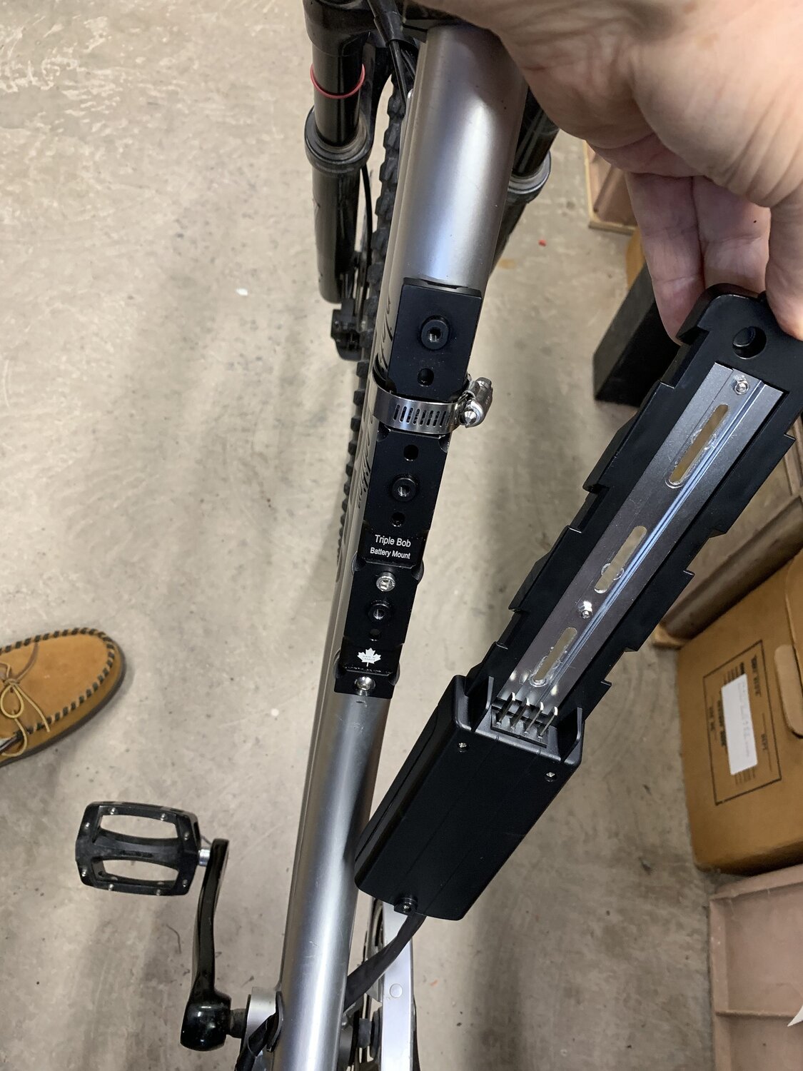 Downtube sales battery mount