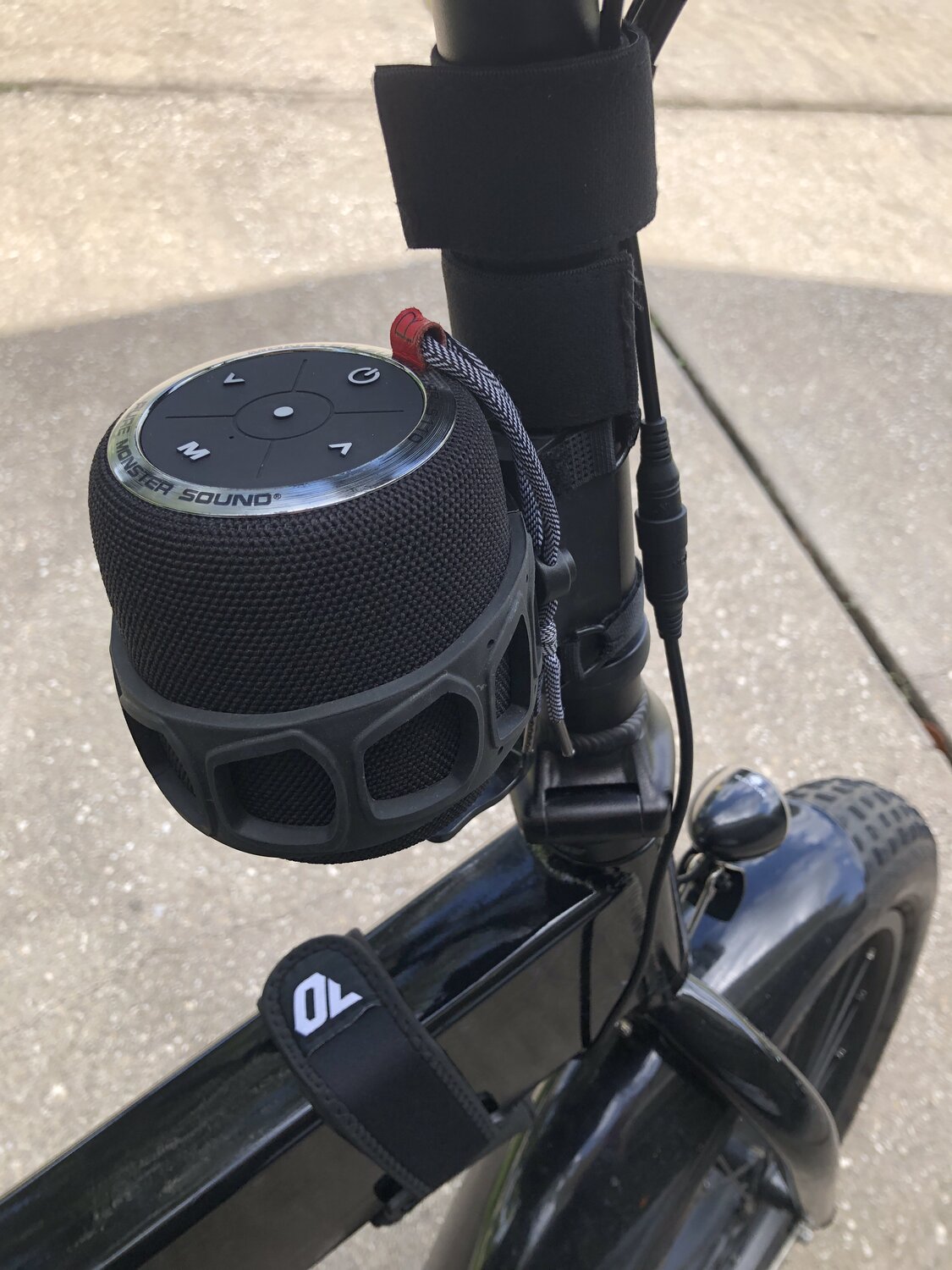 Water bottle holder for folding ebike