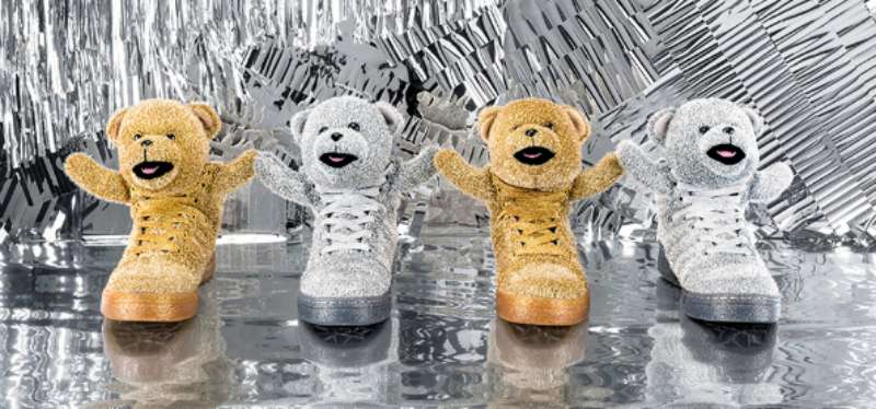 jeremy-scott-adidas-bear-teddy-christmas.jpg