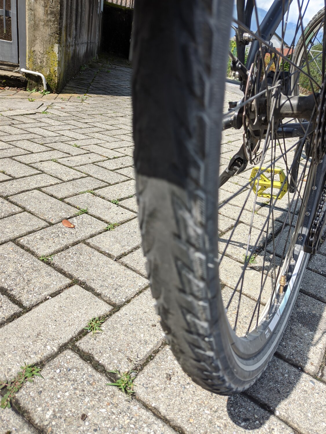 rear tire 16370.jpg