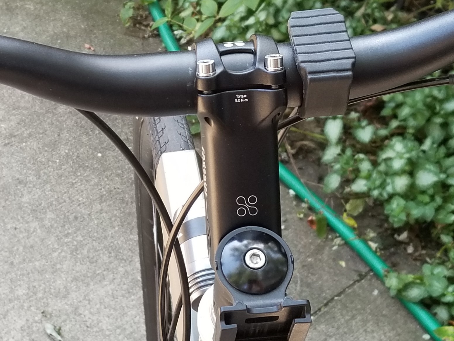 Rate the Stems or grips and handlebars suspension and