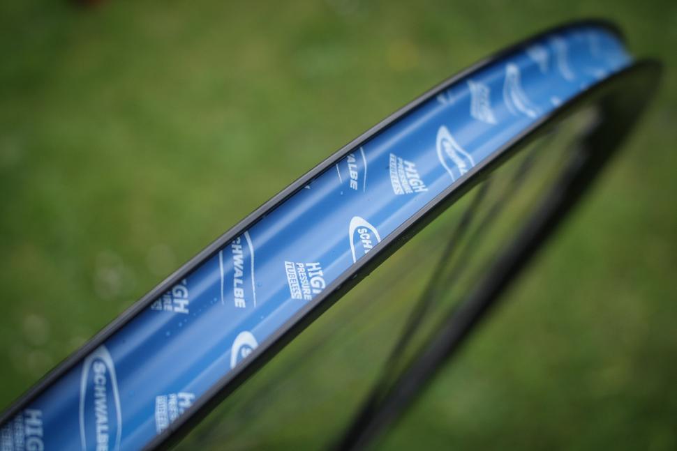 schwalbe-tubeless-rim-tape-3.jpg