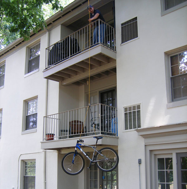 swiveling-balcony-hoist - Copy.jpg