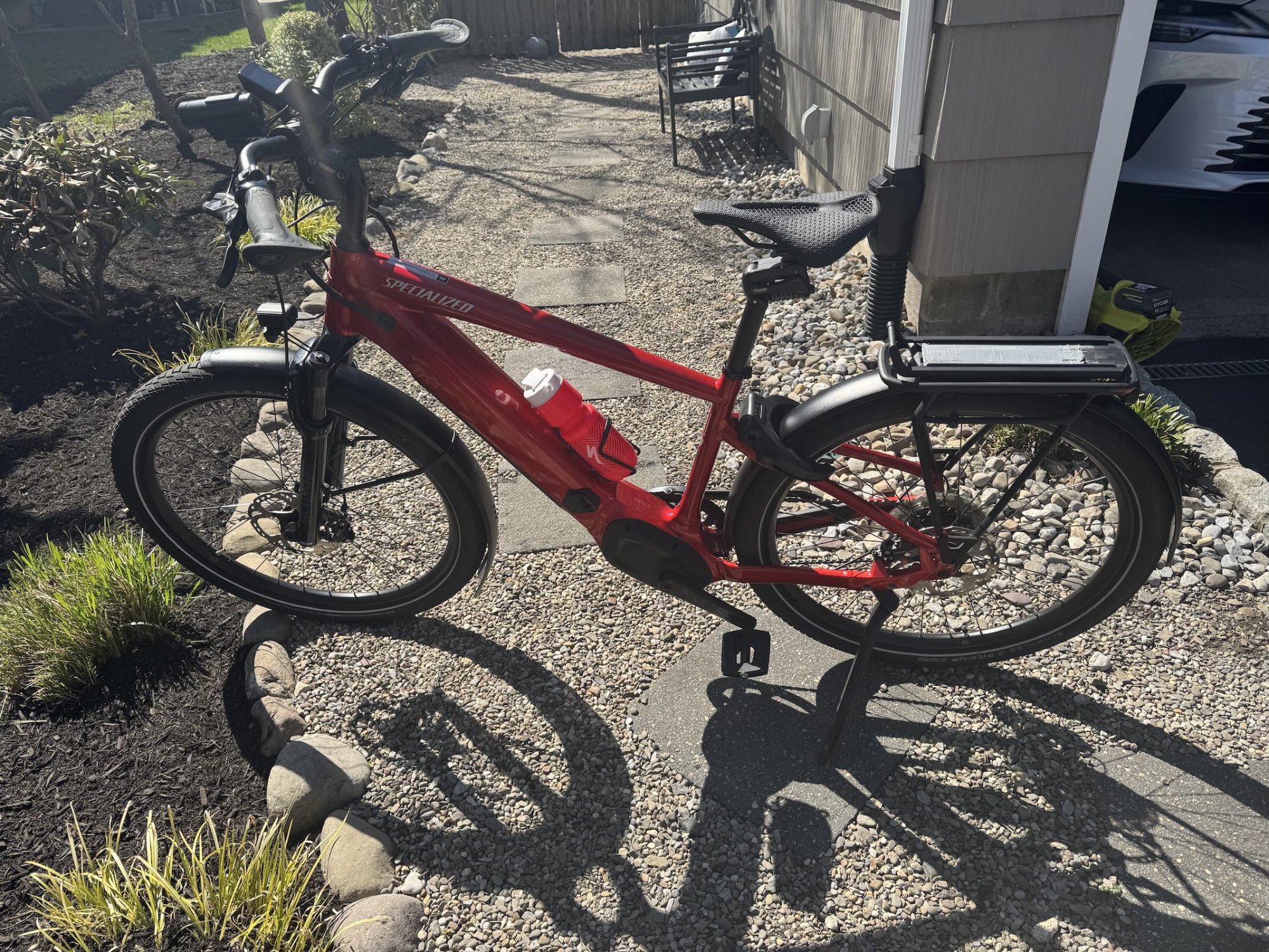 Vado 5.0 L Side View (with bags off).jpeg