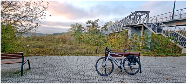 Vado SL at Zeran MUP Bridge.jpg