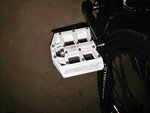 straightline-components-white-pedals.jpg