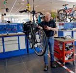 Jan-Bouwes-Fietsen-in-de-werkplaats-116468219.jpg