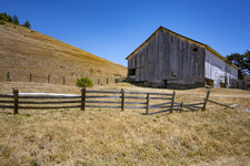 3886-barn-1920.jpg